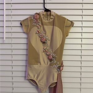 Elegant lyrical/contemporary style
Heavy rhinestones + 3D floral appliqué
